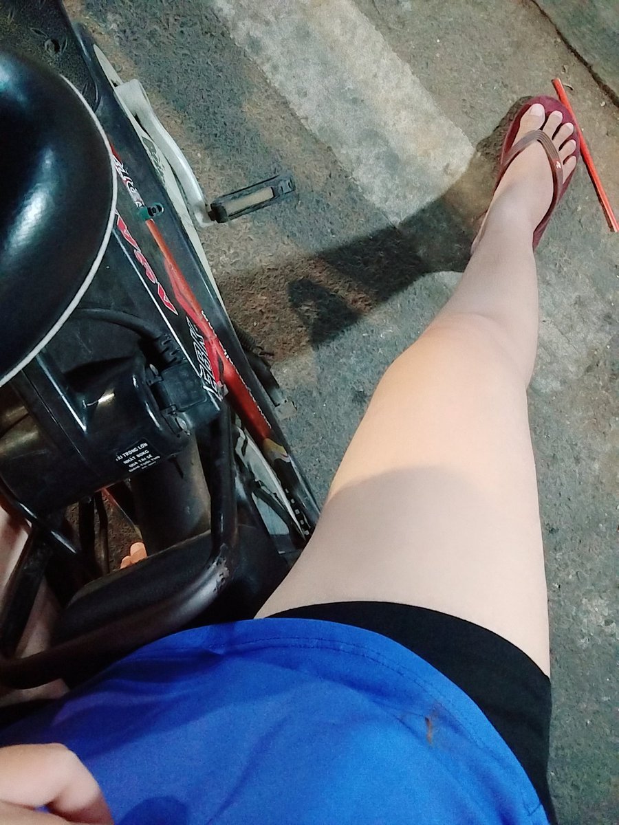 Reinayusmar's tweet photo. Cạ lâu bị ngứa cần một anh qua gấp với em https://t.co/2i7blmC7Eq