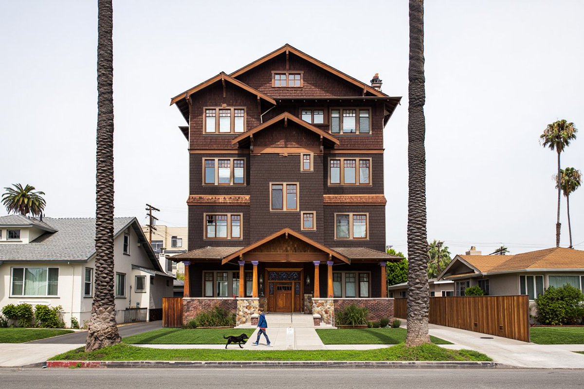 CohenSite's tweet photo. Who says small apartment buildings don't fit in residential neighborhoods? https://t.co/trQkbbV4kn