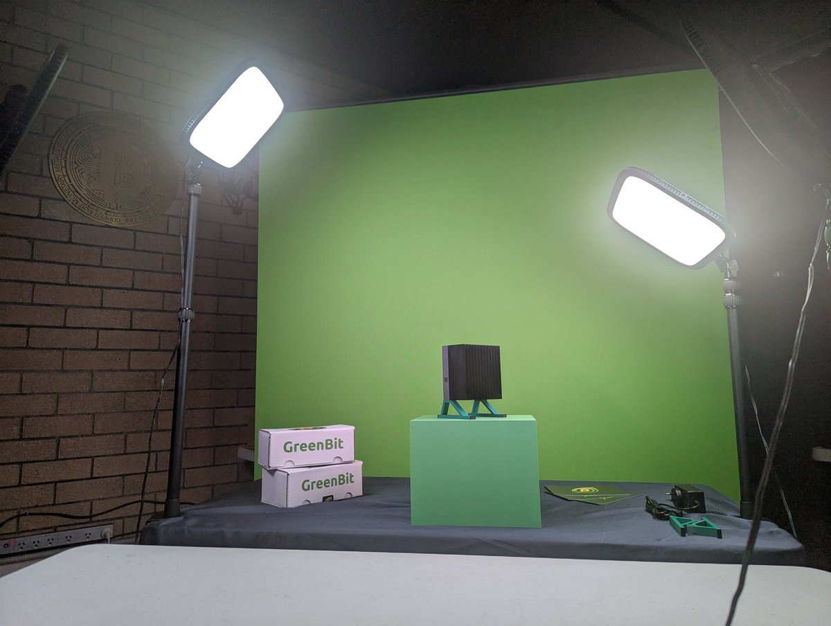 The #satboy glamour photos are up at greenbit.tech 🥰

As it turns out, lights are just like #Bitcoin... you can never have too many.