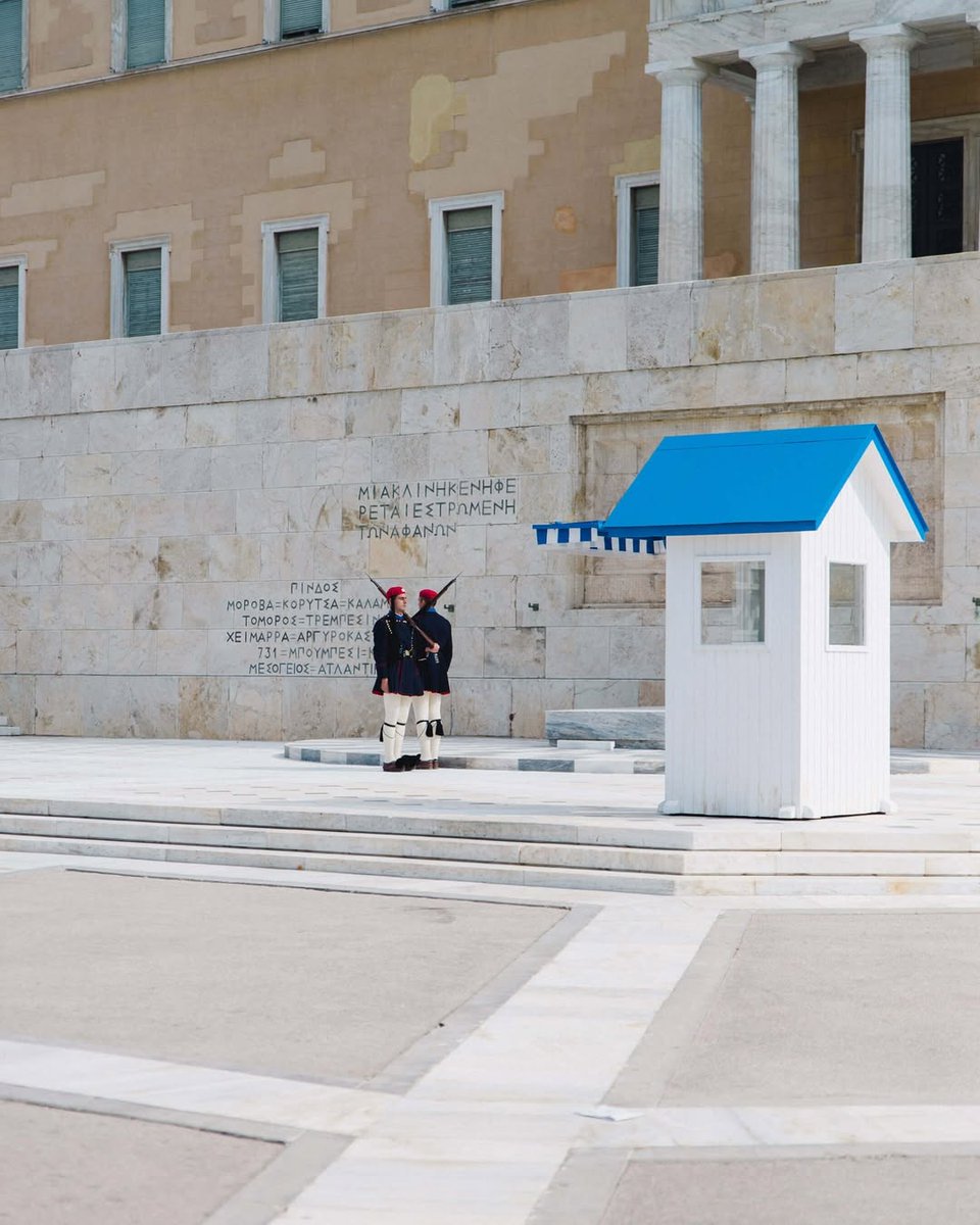 Today, Greece celebrates its Independence Day, a tribute to resilience, courage and national pride💙
The Evzones, stand as a symbol of strength and tradition in the heart of Athens 🇬🇷

📷Image credits (IG) thisisathens

#GreekIndependenceDay #ElectraHotels #PureGreekHospitality