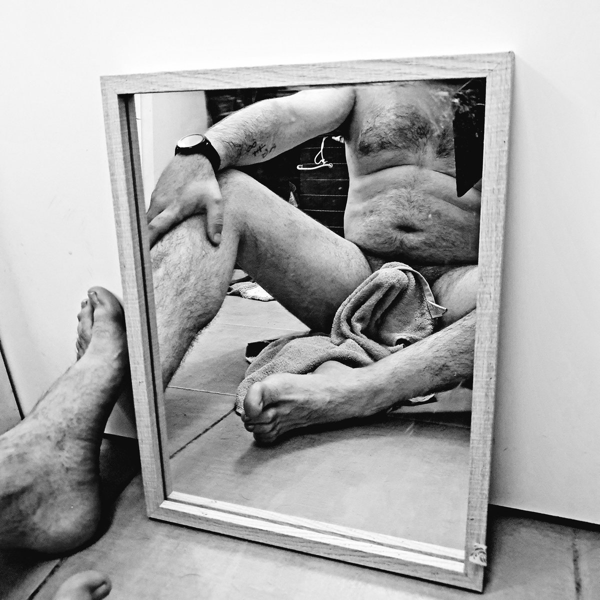 desiresucrehot's tweet photo. Un joyeux #Mardmiroir masculin et créatif
#nu #artnu #homme
@Body_Art_be_fr @OrgasmicGroup @JoliesFormes8 @PartageDefiHot https://t.co/cZKf8wJgoH