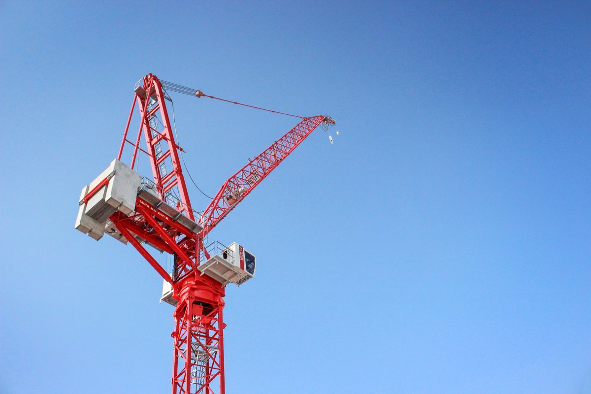 CBN_ME's tweet photo. At bauma, WOLFFKRAN unveils the WOLFF 550 B, a new luffing jib crane offering high lifting capacity and flexibility, reflecting the growing global demand for large cranes. 
https://t.co/m7xdDTVau2
#bauma2025 #Cranes #Innovation https://t.co/D6PHKBGd5b