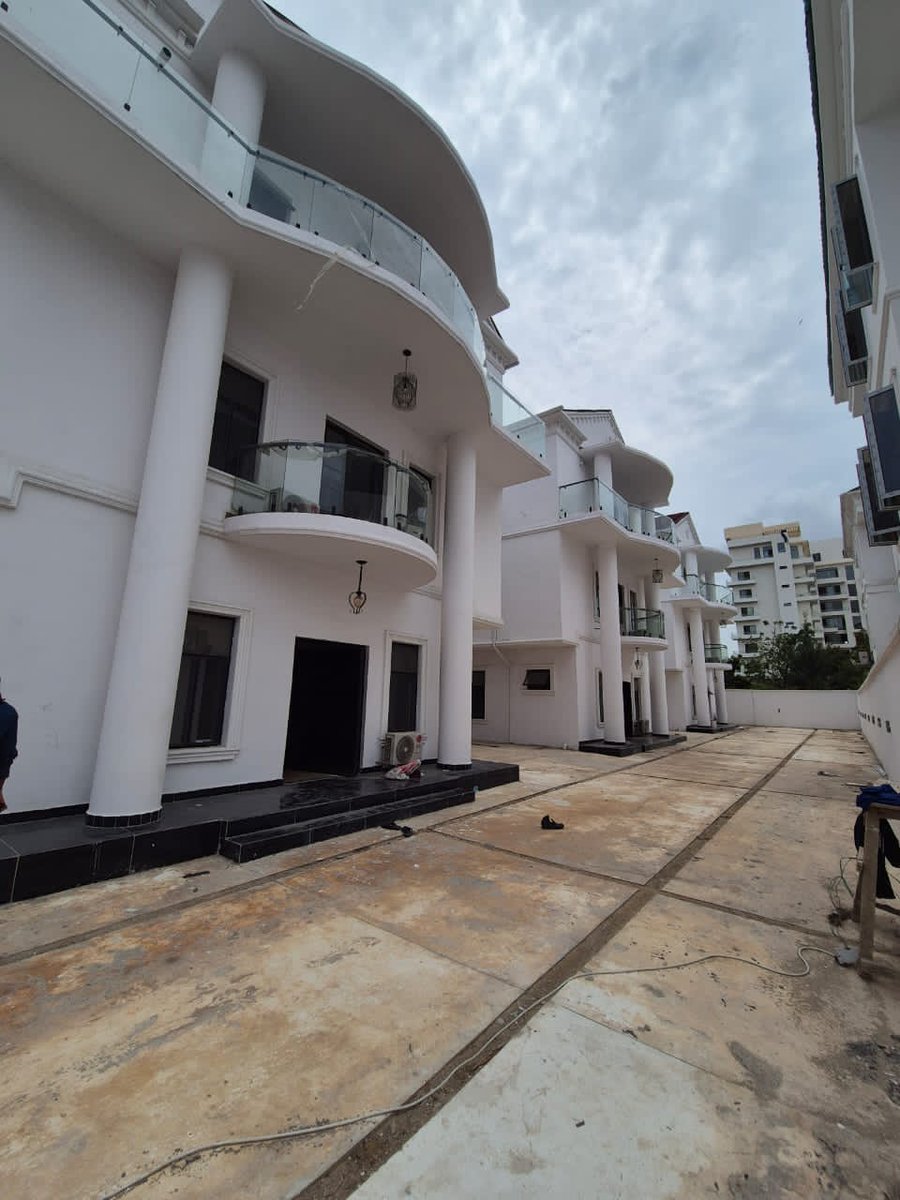 wellprodevelop1's tweet image. 4 bedroom semi detached house with BQ in Banana Island 
Price: N1.8B 

Wellpro Developers 
08185520099
08185570099

#2face #Femilazarus #cynthiamorgan #RHOLagos #realtors #lagos #realestateagent #trendingvideo #search