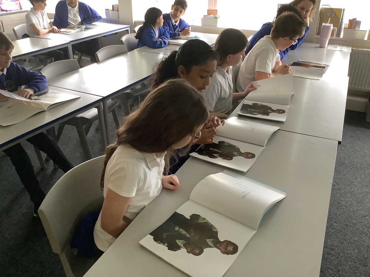 ReinwoodJuniors's tweet photo. This afternoon we are exploring the brilliant book, The Undefeated by the phenomenal Kwame Alexander & Kadir Nelson.
#RJS6S #RJSEnglish #RJSHistory #TBH365 #RJSReading https://t.co/wskehR8iln