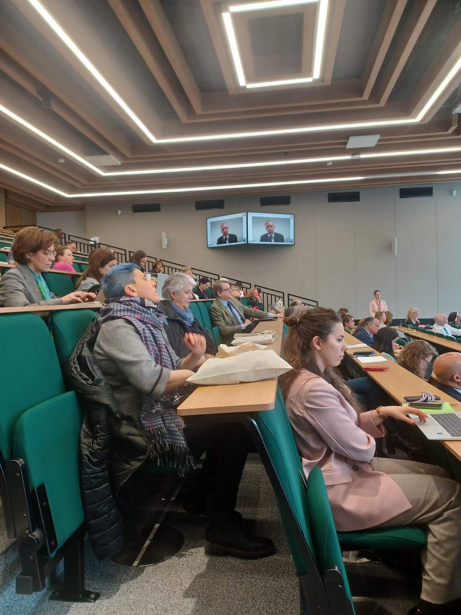 Coimbra Group (@coimbragroup) on Twitter photo 🌍 Passionate talk by <a href="/MikeBentley/">Mike Bentley</a> <a href="/durham_uni/">Durham University</a> on #funding & collaboration for polar climate change #research ❄️, introducing keynote Christopher Smith <a href="/ScienceEurope/">Science Europe</a>, outlining commitment of funders to tackle the issue 🌱
#CGClimateSymposium #CG40Years 🌍 Passionate talk by <a href="/MikeBentley/">Mike Bentley</a> <a href="/durham_uni/">Durham University</a> on #funding & collaboration for polar climate change #research ❄️, introducing keynote Christopher Smith <a href="/ScienceEurope/">Science Europe</a>, outlining commitment of funders to tackle the issue 🌱
#CGClimateSymposium #CG40Years