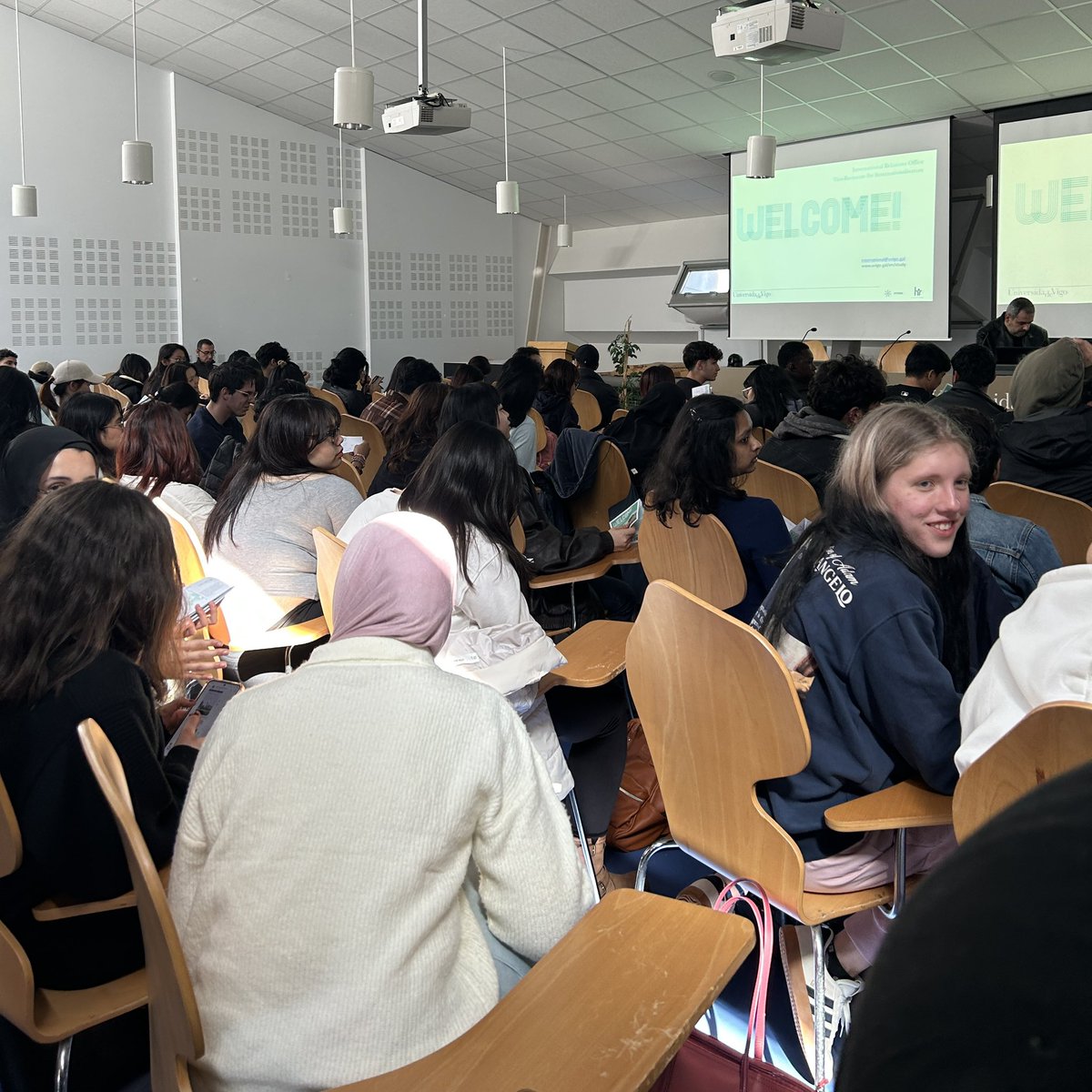 🗓️ Today, March 2️⃣5️⃣th, our #LCA students have found out about the degrees and master’s degrees on offer at the <a href="/uvigo/">Universidade de Vigo</a> . 👏🏻

#centrodelinguasUVIGO <a href="/campusspain/">Campus Spain</a> #SomosUVigo #uvigo100x100 #VivoUVigo