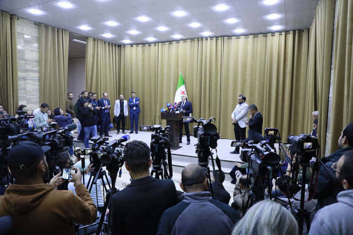 SyMOIGov's tweet image. المتحدث باسم اللجنة الوطنية المستقلة للتحقيق وتقصي الحقائق في أحداث الساحل السوري، الأستاذ ياسر الفرحان، يعقد مؤتمرًا صحفيًا في مقر وزارة الإعلام بدمشق، للحديث عن آخر المستجدات في عمل اللجنة.

#الجمهورية_العربية_السورية
#وزارة_الإعلام