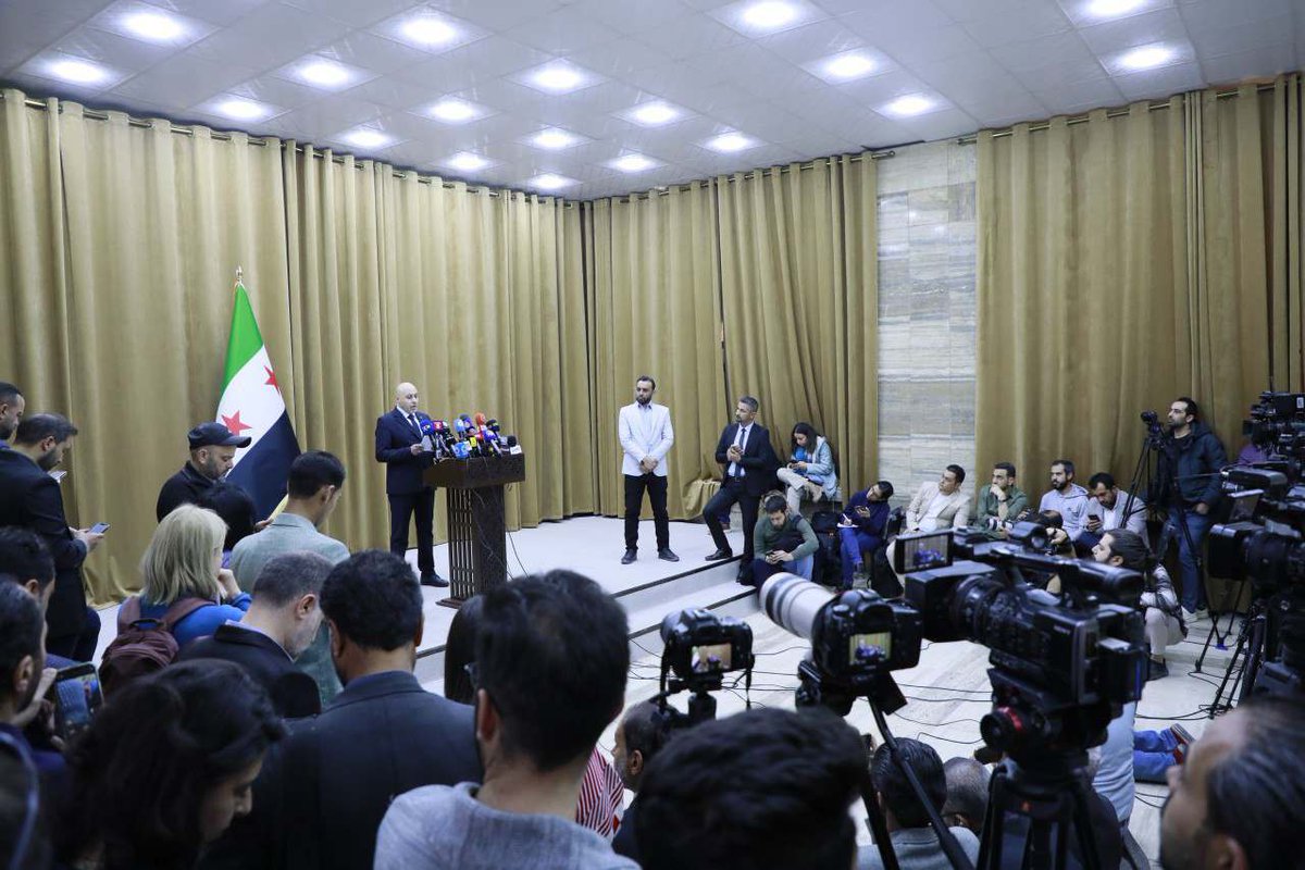 SyMOIGov's tweet image. المتحدث باسم اللجنة الوطنية المستقلة للتحقيق وتقصي الحقائق في أحداث الساحل السوري، الأستاذ ياسر الفرحان، يعقد مؤتمرًا صحفيًا في مقر وزارة الإعلام بدمشق، للحديث عن آخر المستجدات في عمل اللجنة.

#الجمهورية_العربية_السورية
#وزارة_الإعلام