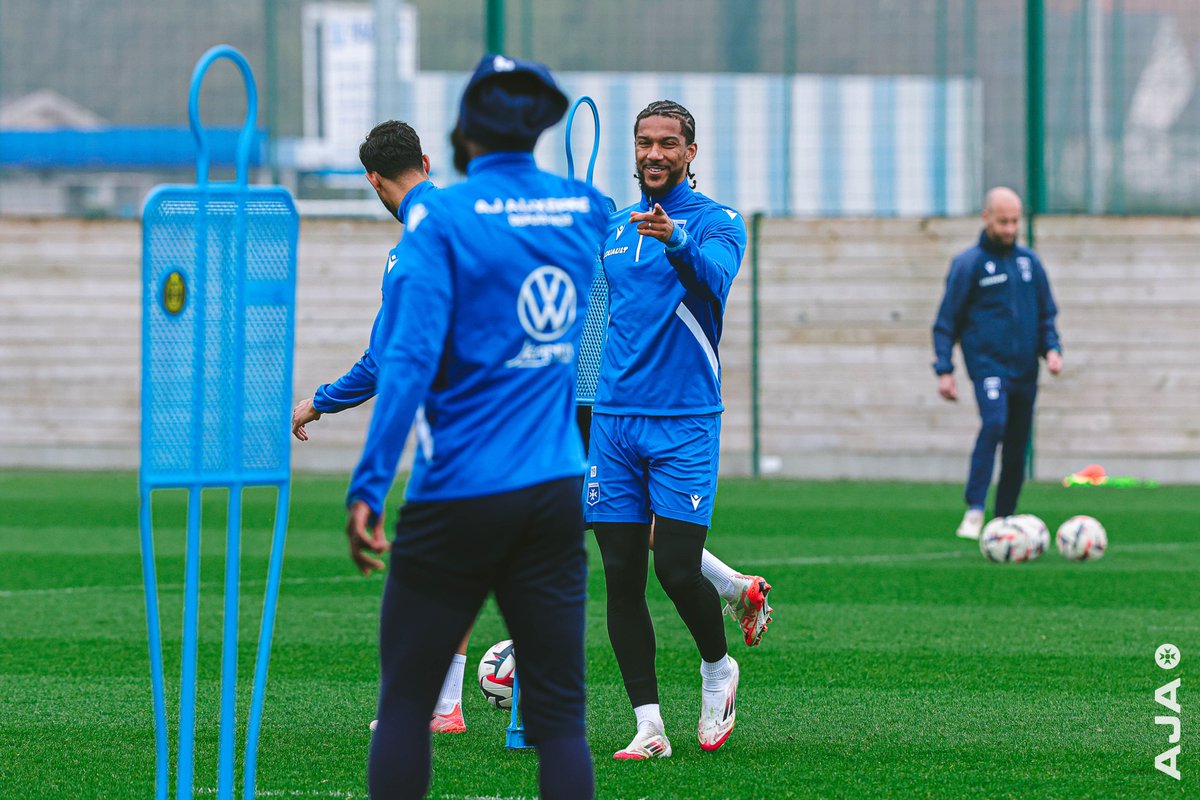 AJ Auxerre tweet media