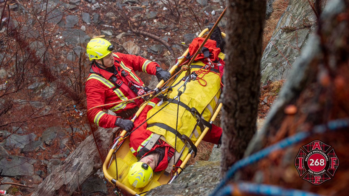 hfxfirefighters's tweet photo. Now into Week 2 of a 4 week training program to qualify members as Rescue Technicians.

Last Friday’s scenario: a simulated high-angle rope rescue of an injured hiker.

#technicalrescue #highanglerescue #firefightertraining #ropeoperations
#specialoperations #USAR #SAR #technicalrescued #typrescue #rescue #ropeaccess #rigging #trainyourprobie #firerescuecanada