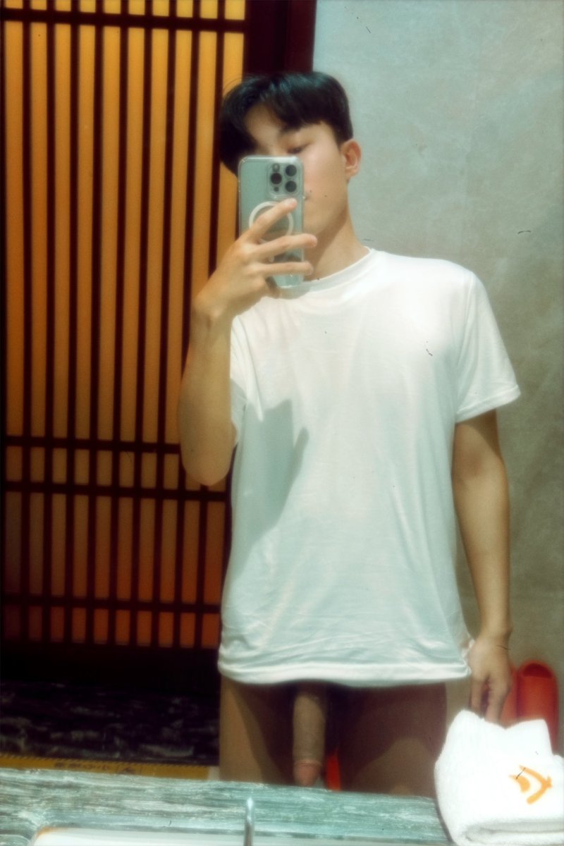 🫣 tweet media