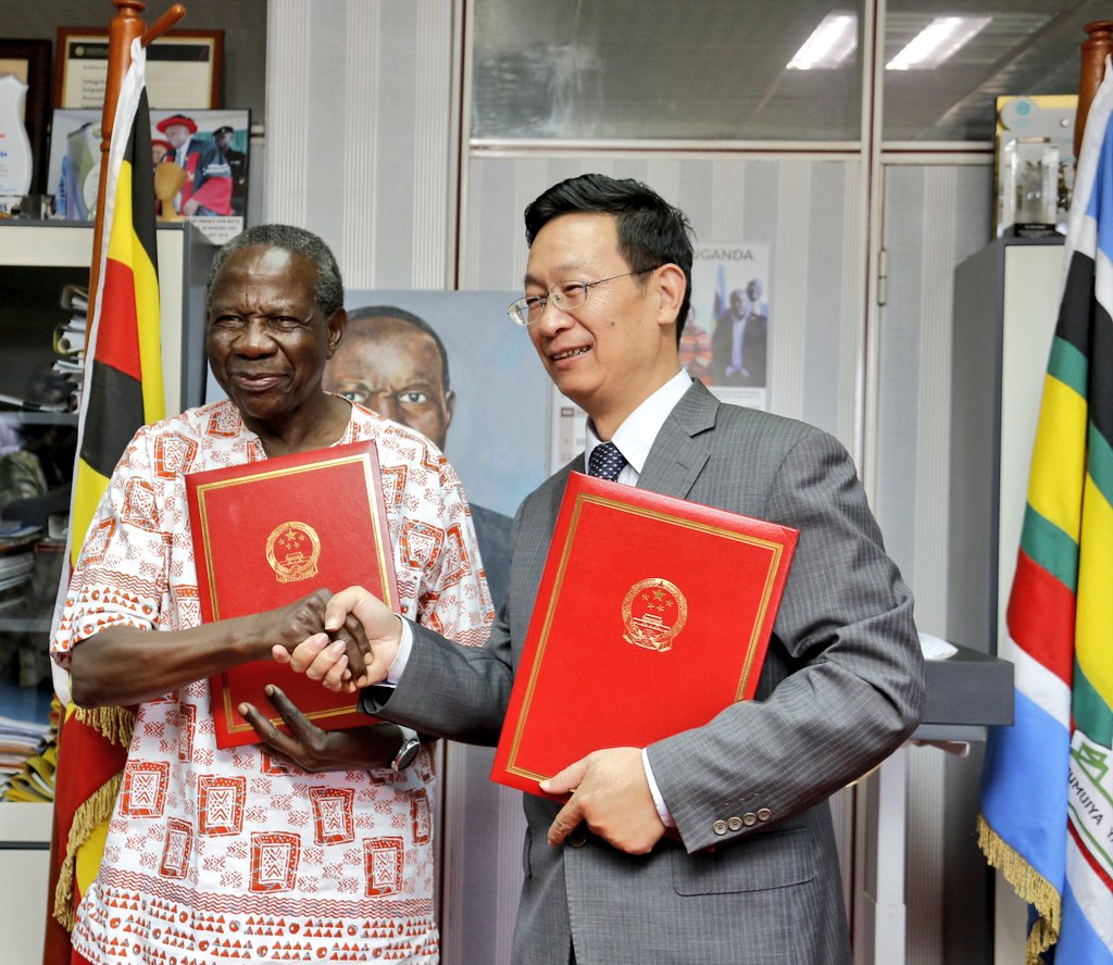 Ministry of Finance (@mofpedu) on Twitter photo GRANT AGREEMENT SIGNING:
Finance Minister <a href="/MatiaK5/">Matia Kasaija</a> earlier today signed a grant agreement worth approx.Shs. 101.3 billion with the Chinese Ambassador Zhang Lizhong for economic and technical cooperation between Gov't of the People's Republic of China & Gov't of the Republic of GRANT AGREEMENT SIGNING:
Finance Minister <a href="/MatiaK5/">Matia Kasaija</a> earlier today signed a grant agreement worth approx.Shs. 101.3 billion with the Chinese Ambassador Zhang Lizhong for economic and technical cooperation between Gov't of the People's Republic of China & Gov't of the Republic of