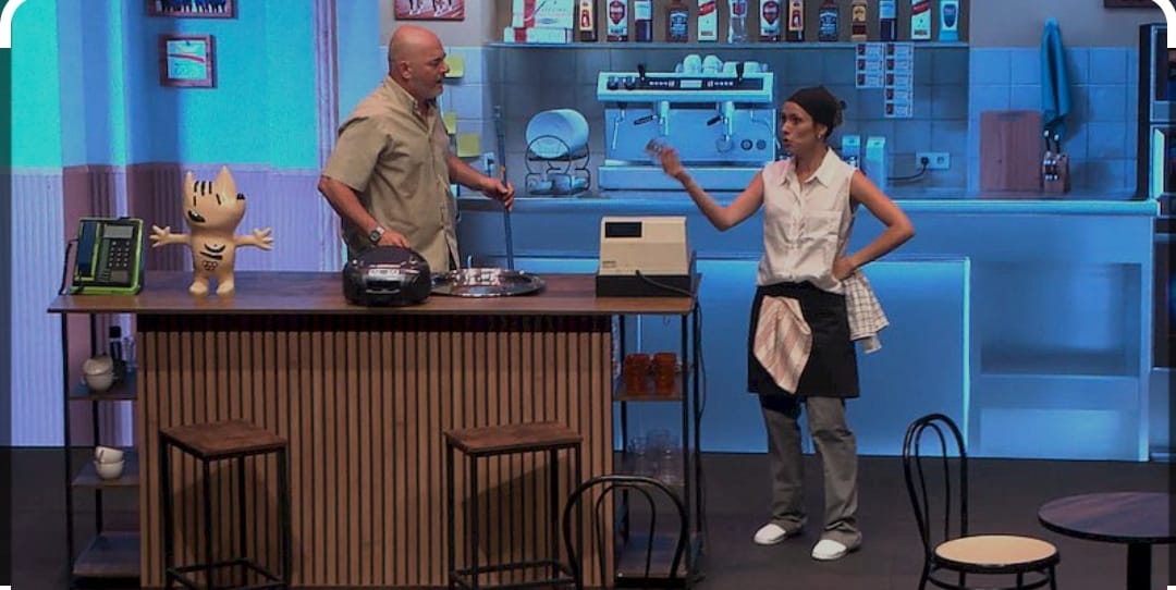 La Barcelona Olímpica en un bar. Retrat d'una època "peculiar". David Olivares "Molina", Anna Senan, Miquel Sitjar i Octavi Pujadas. Per riure una boooooona estona a l'Aquitània de Barcelona. Les sequeres i els problemes s'obliden de cop.