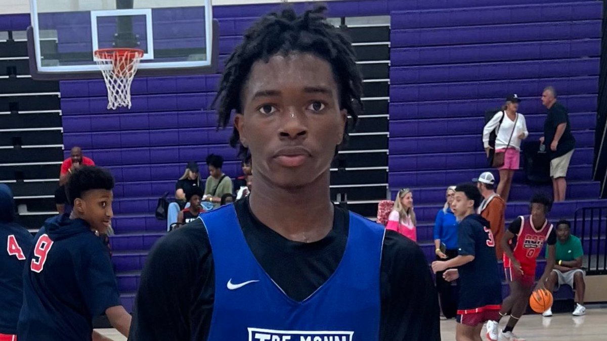 Shun Williams (@ontheradarhoops) on Twitter photo '27 Willie Brooks (<a href="/Ihoopwillie5/">williebrooks</a>) made noise with Tre Mann Elite at The Opening (FL).
He filled the stat sheet and is on pace to make more noise this spring and summer.
Read what <a href="/RossVDG14/">Ross Van De Griek</a> had to say:
ontheradarhoops.com/otr-hoops-flor… '27 Willie Brooks (<a href="/Ihoopwillie5/">williebrooks</a>) made noise with Tre Mann Elite at The Opening (FL).
He filled the stat sheet and is on pace to make more noise this spring and summer.
Read what <a href="/RossVDG14/">Ross Van De Griek</a> had to say:
ontheradarhoops.com/otr-hoops-flor…