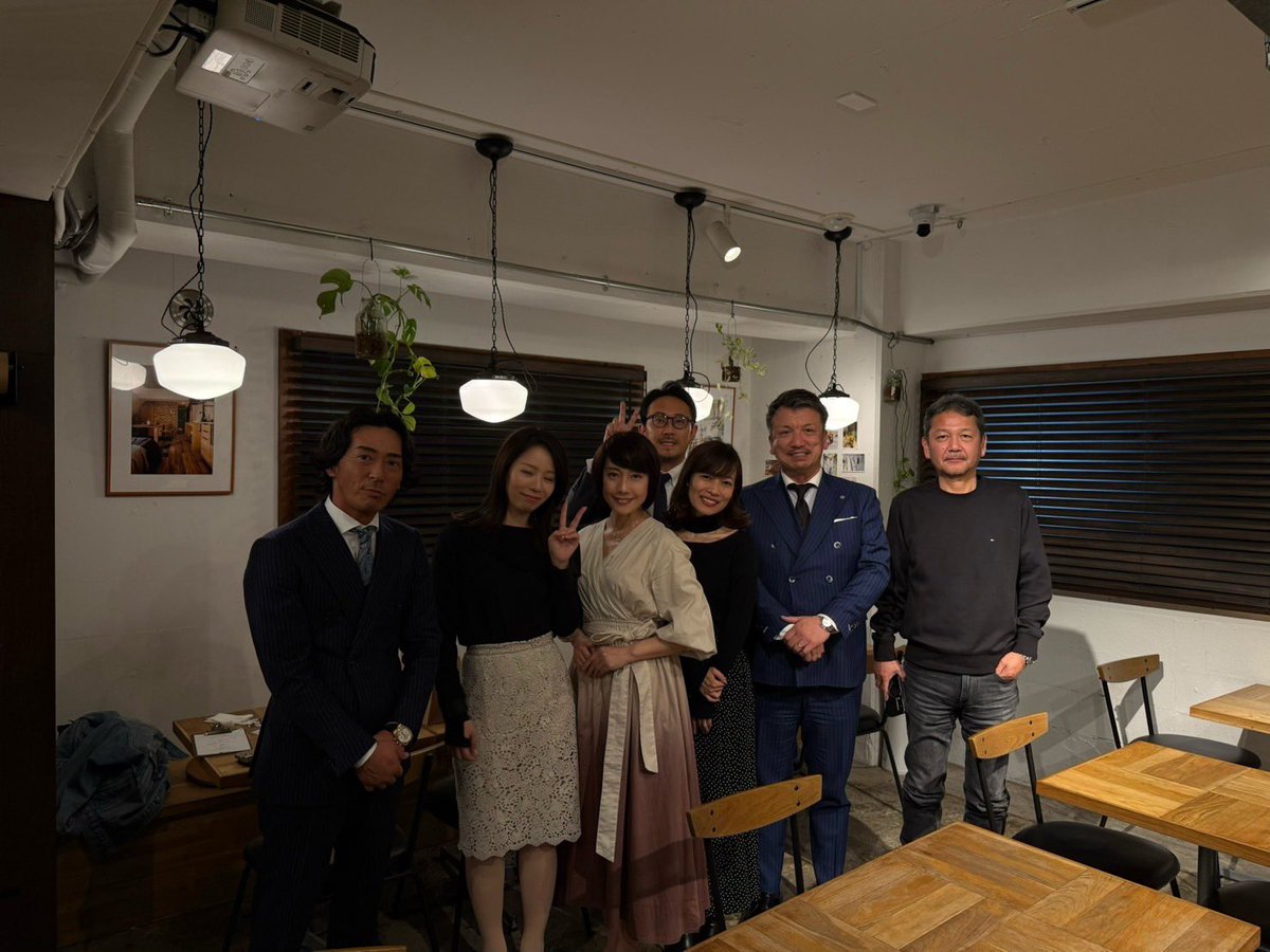 mitsutaka1977's tweet photo. 谷澤さんを囲む会楽しかったなう
@saitonobukatsu
@norionow
@ryosuke_samurai
@sekaini1noHANA
@hikarushima_
@kanakoenomoto25 https://t.co/uZwHxOKkf5