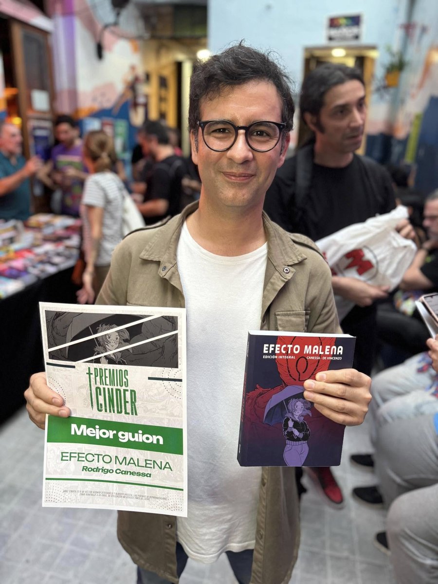 Mejor Guión:
Efecto Malena, por Rodrigo Canessa (<a href="/DerivaEditorial/">Editorial Deriva</a>)