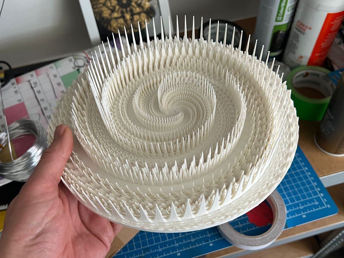 simonfarussell's tweet image. I&apos;ve been trying out 3D printing my sound circles 
#3dprintedart #houdini #audiovisualization