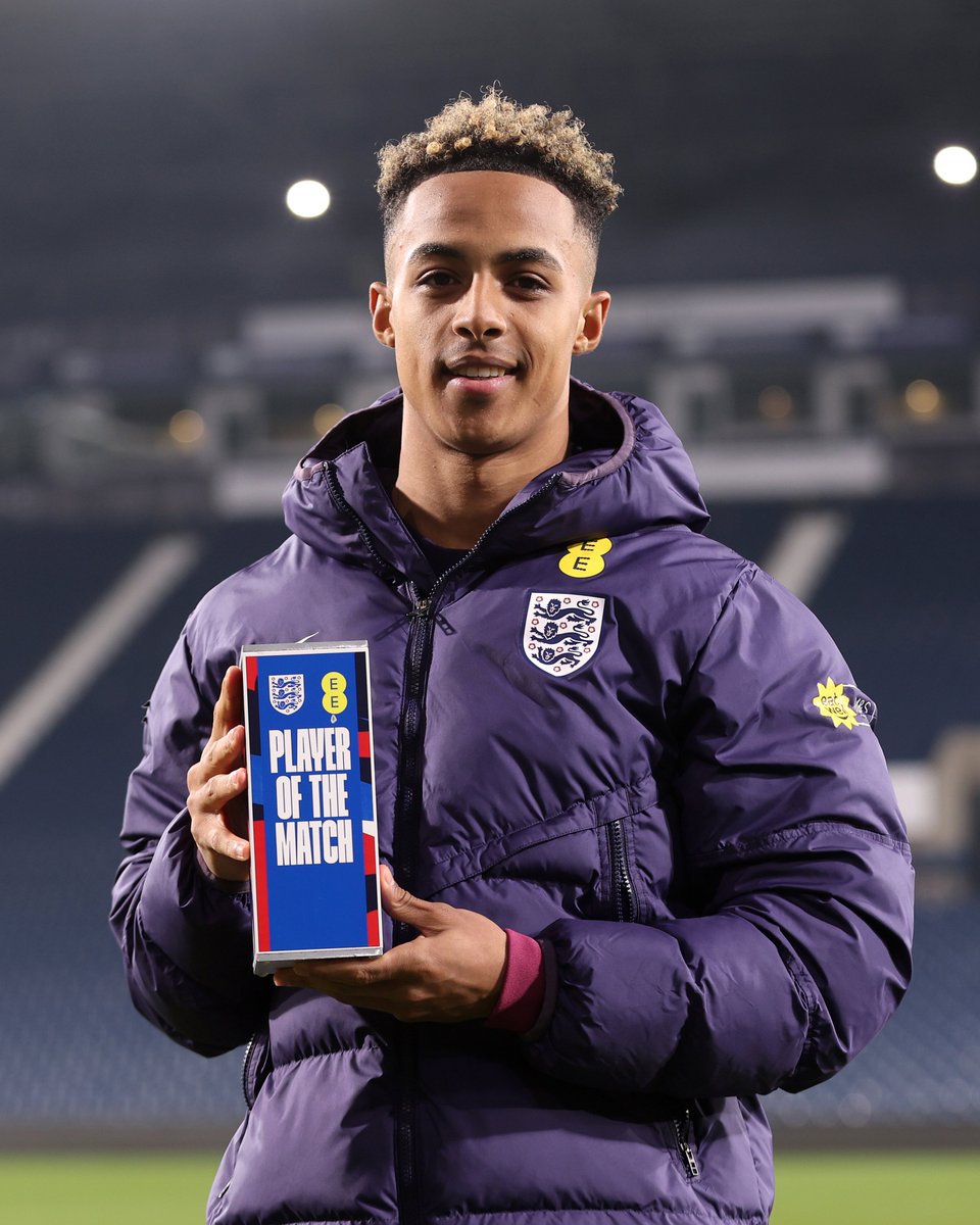 Last night's #YoungLions Player of the Match connected by <a href="/EE/">EE</a>? 🥁

Omari Hutchinson ✨