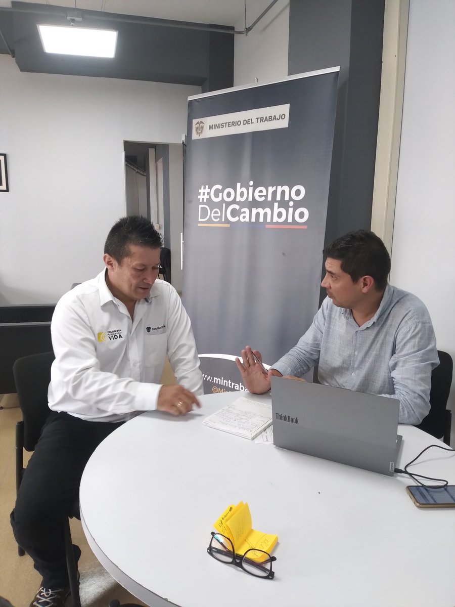 JUANVIALPARRA's tweet image. @AntonioSanguino Los gestores territoriales de @DAFP_COLOMBIA cumplimos un papel fundamental , acercando el Portafolio del #DAFP a los Departamentos.
@petrogustavo , es importante y urgente los gestores territoriales en este periodo 2025.
(Foto de Gestor territorial en Risaralda)