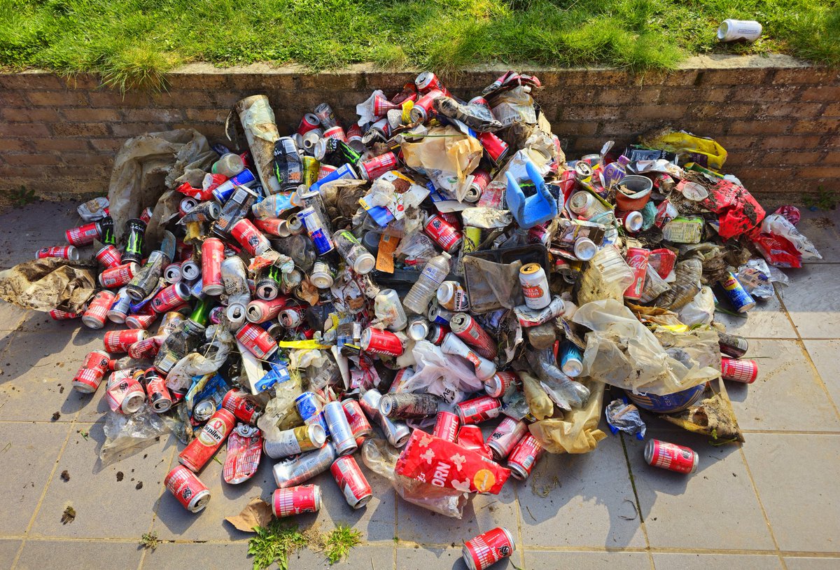 Ongeveer 60/40 in verhouding met Blik/Pet en restafval. Met glas erbij als drankverpakking zouden we in liters uitkomen op een verhouding van 70/30. Het restafval bestond vooral uit grotere stukken landbouwfolie. <a href="/Statiegeldallia/">StatiegeldAlliantie | Alliance pour la Consigne</a> #landelijkewegen