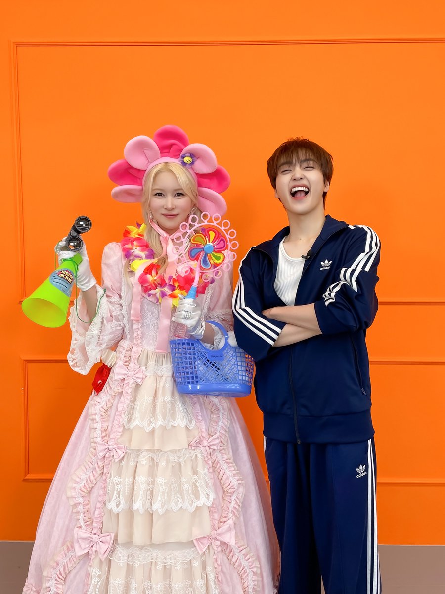 HUG O WaR 25周年　coguバングル　雅姫 BearPanda - The Hungry Lamb: Traveling in the Late Ming Dynasty