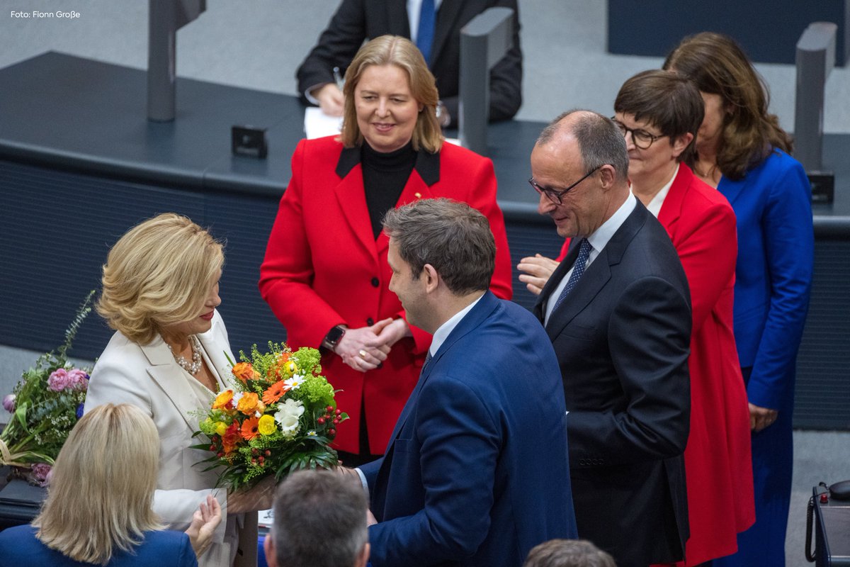 SPD-Fraktion im Bundestag (@spdbt) on Twitter photo Wir gratulieren der neu gewählten Präsidentin des Deutschen Bundestages, <a href="/JuliaKloeckner/">Julia Klöckner</a>. Wir wünschen viel Erfolg und eine glückliche Hand für das neue Amt. Auf gute Zusammenarbeit! Wir gratulieren der neu gewählten Präsidentin des Deutschen Bundestages, <a href="/JuliaKloeckner/">Julia Klöckner</a>. Wir wünschen viel Erfolg und eine glückliche Hand für das neue Amt. Auf gute Zusammenarbeit!