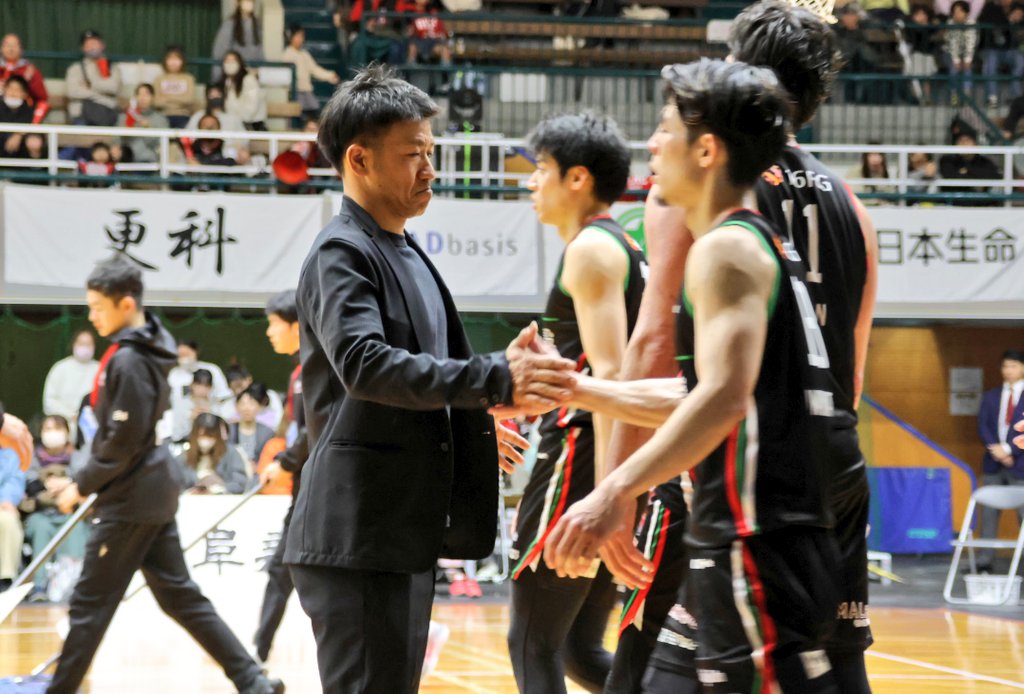 aifl314's tweet photo. サポートされてる姿が
凛々しかったです!!

#杉本憲男
#岐阜スゥープス
#アシスタントコーチ　兼
#バスケ選手
#Bリーグ
#ＯＫＢぎふ清流アリーナ https://t.co/LisS4B66Xk
