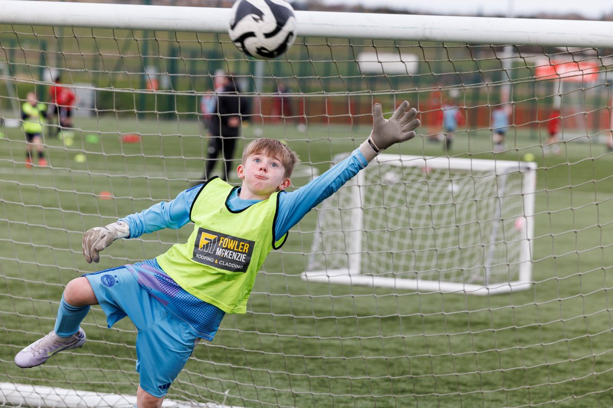 AberdeenFCYouth's tweet image. 🧤  Well done to our 2016 Goalkeepers 🧤
They completed their Pre-Academy journey this week and on their final night, they had a special visit from Ross Doohan and Tom Ritchie to pass on their experiences in Youth Academies.

@FowlerMcKenzie