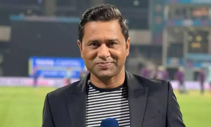 MidnightMusinng's tweet photo. @harbhajan_singh No offence, but this guy is responsible for the downfall of Hindi Commentary https://t.co/cVjMkBsN5i