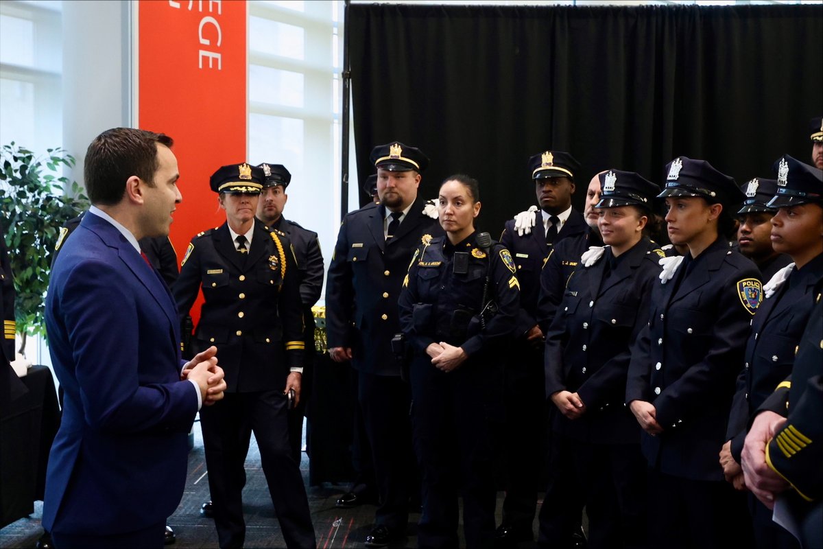 NewJerseyOAG's tweet image. This #WHM, @NJITDPS is making history! For two days, they're fully staffed by female officers, showcasing their leadership and commitment to advancing women in policing. 
A special congrats to the officers sworn in &amp;amp; promoted today—you're setting the standard for law enforcement!