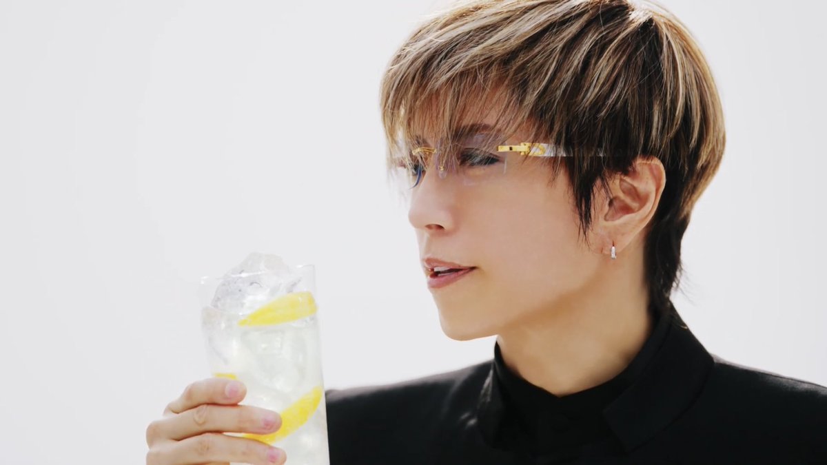 【CM動画】 【檸檬堂】 市原隼人「GACKTさんに届けるぜ」篇 長尺 LEMON-DOU
 youtu.be/0tFTOz8SsVg
#GACKT #市原隼人 #檸檬堂 #これは絶対飲みたくなるやつ