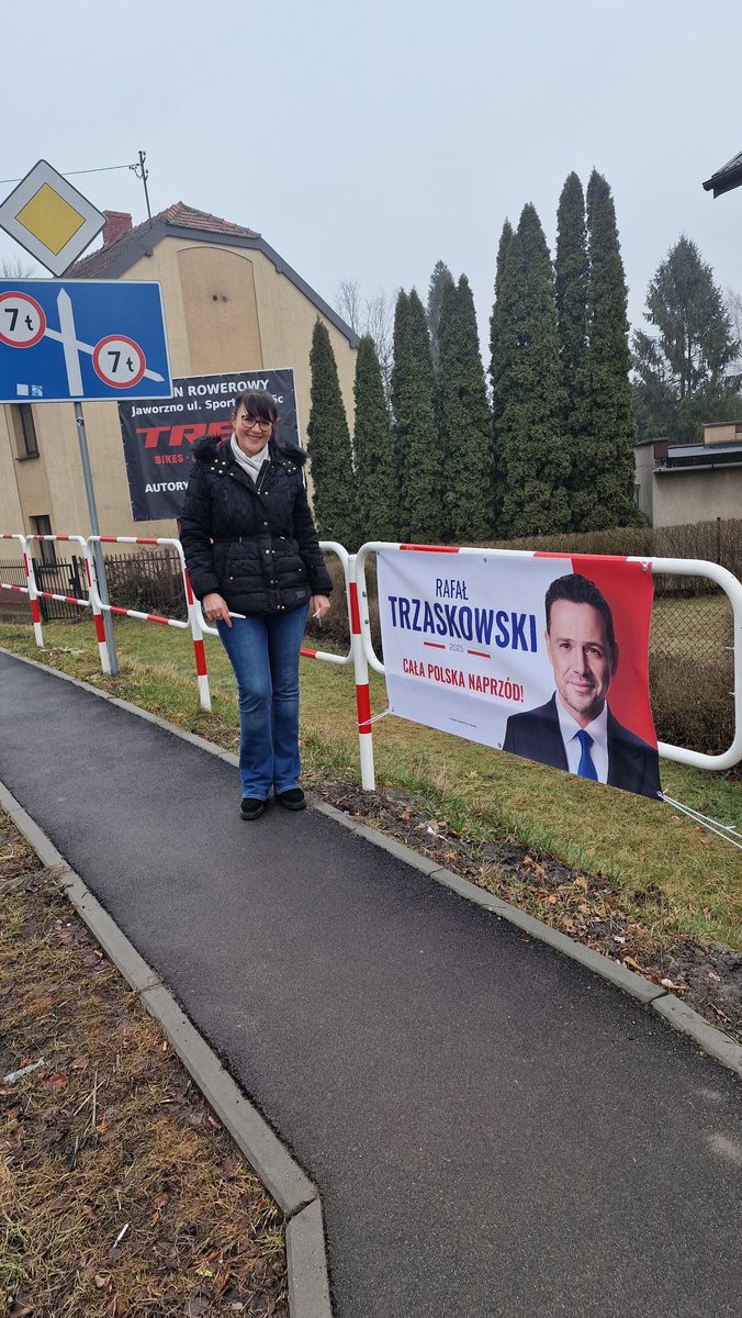 Basia81629858's tweet photo. Trzaskamy #Trzaskowski2025 ✌️ https://t.co/5i6z2iUBMG