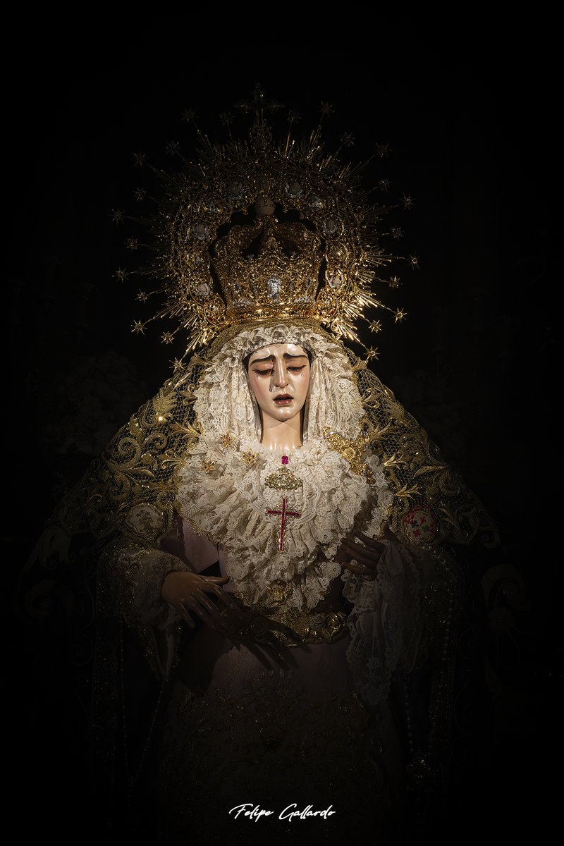 A tus pies, Encarnación