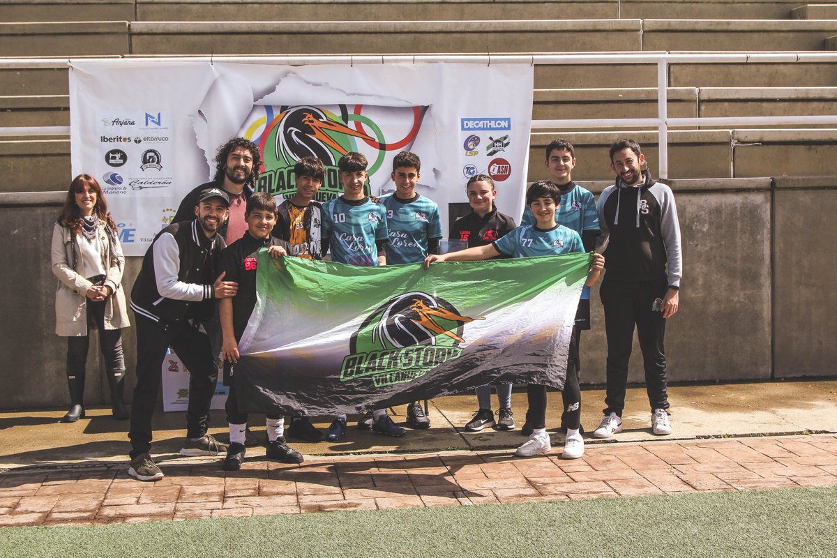 Vva_BlackStorks's tweet photo. Clasificaciones y premios de la 🏟️ IV Extrekids Bowl:
SUB13
🏆 Villanueva #BlackStorks⚫️
🥈 San Fernando #49ers🔴
🥉 Plasencia #Ducks🦆
MVP 🏅 #Raúl5🔴
SUB15
🏆 Villanueva #BlackStorks⚫️
🥈 Sevilla #Eagles🦅
🥉 Valladolid #Penguins🐧
4⃣ Plasencia #Ducks🦆
MVP🏅 #David10⚫️
🧵👇 https://t.co/CzFiN9HXDk