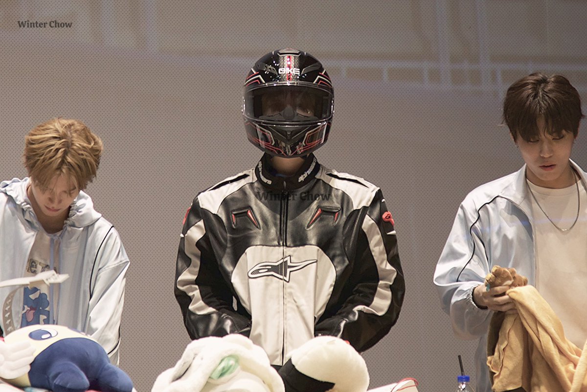 winter_chow3016's tweet photo. 250315 Ktown4u 케타포 대면 팬싸

레이서 🏍️

#윤재혁 #YOONJAEHYUK #ジェヒョク
#트레저 #TREASURE #トレジャー https://t.co/QGuRjPjQZV