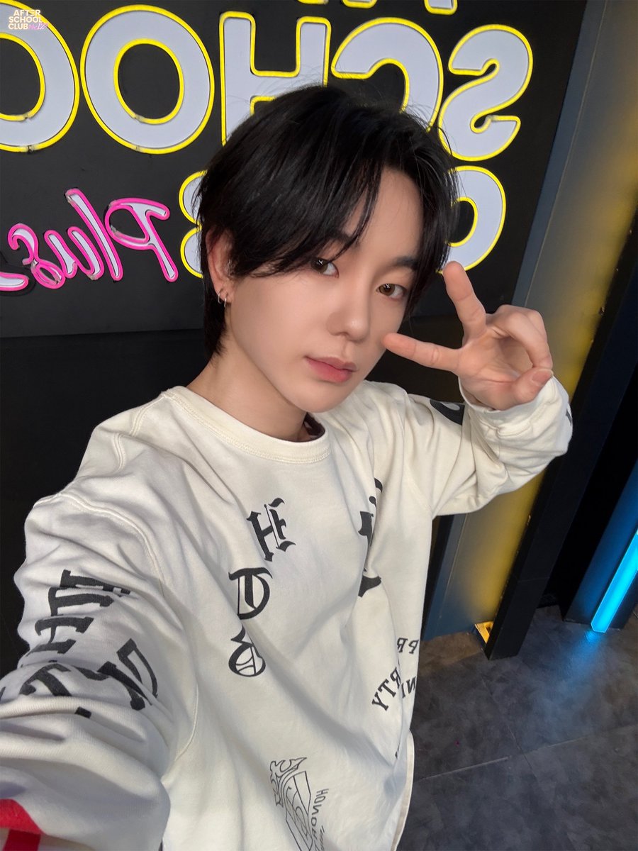 arirang_ASC's tweet photo. [TNX]
 
TNX의 컴백이 바로 내일이라니 💞💓
아 진짜?(positive) (ෆ>ᴗ<ෆ)
컴백 전날 떨리는 마음을 가지고 찾아온
우리 TNX와 함께한 오늘의 ASC✨️
열심히해준 우리 멤버들과 땡스 여러분 감사합니다.
앞으로 시작될 TNX의 #ForReal 활동
ASC가 응원할게요🫶🏻
 
#TNX_ASC #TNX @TNX_Official https://t.co/2iZbEXOdyl