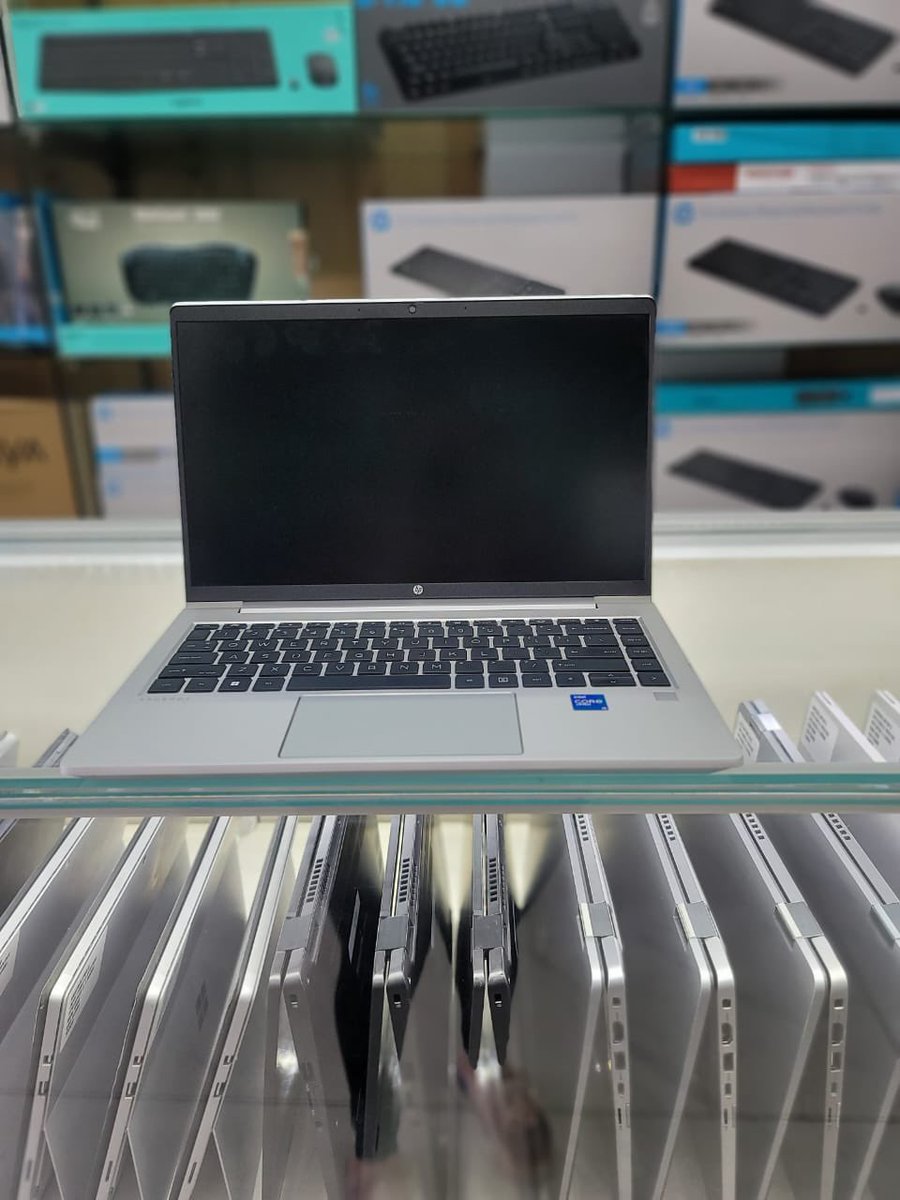 <a href="/Chumbaa_Shee/">Chumbin🤎</a> Kujia hii 

i5 11th gen 16gb 512ssd speed 2.6GHZ 14 inches ,sleek ,silver in colour
@ *55,000/=*