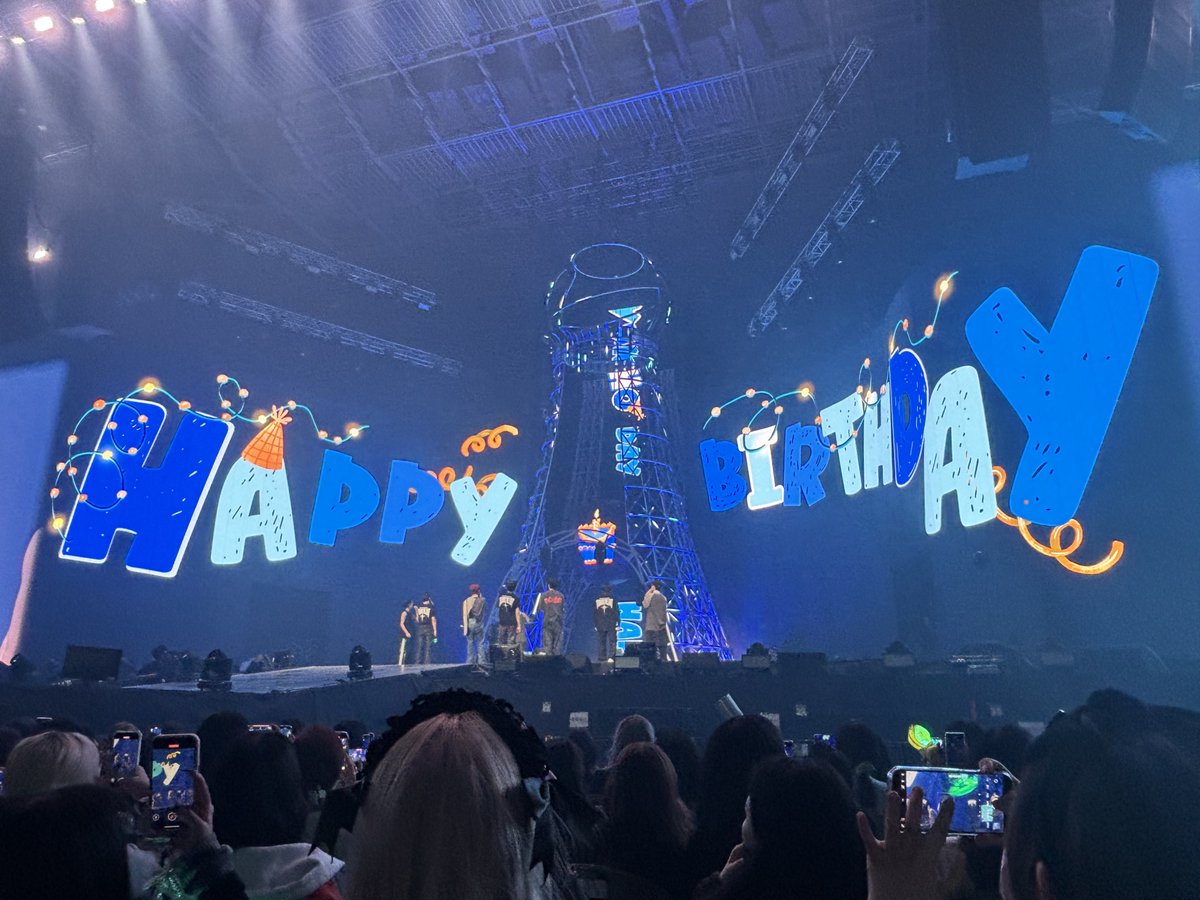 💙🩵初めて買ったスローガン🩵💙

日本人は買えない様子だったけど
特別に対応してもらったの🥰

lovemecookieさま🐶Thanks 💙
大切に連れ出します💕

#ATEEZ #에이티즈 #YUNHO #윤호 #アチズゆの　2025 생일 기념センイル記念🎁