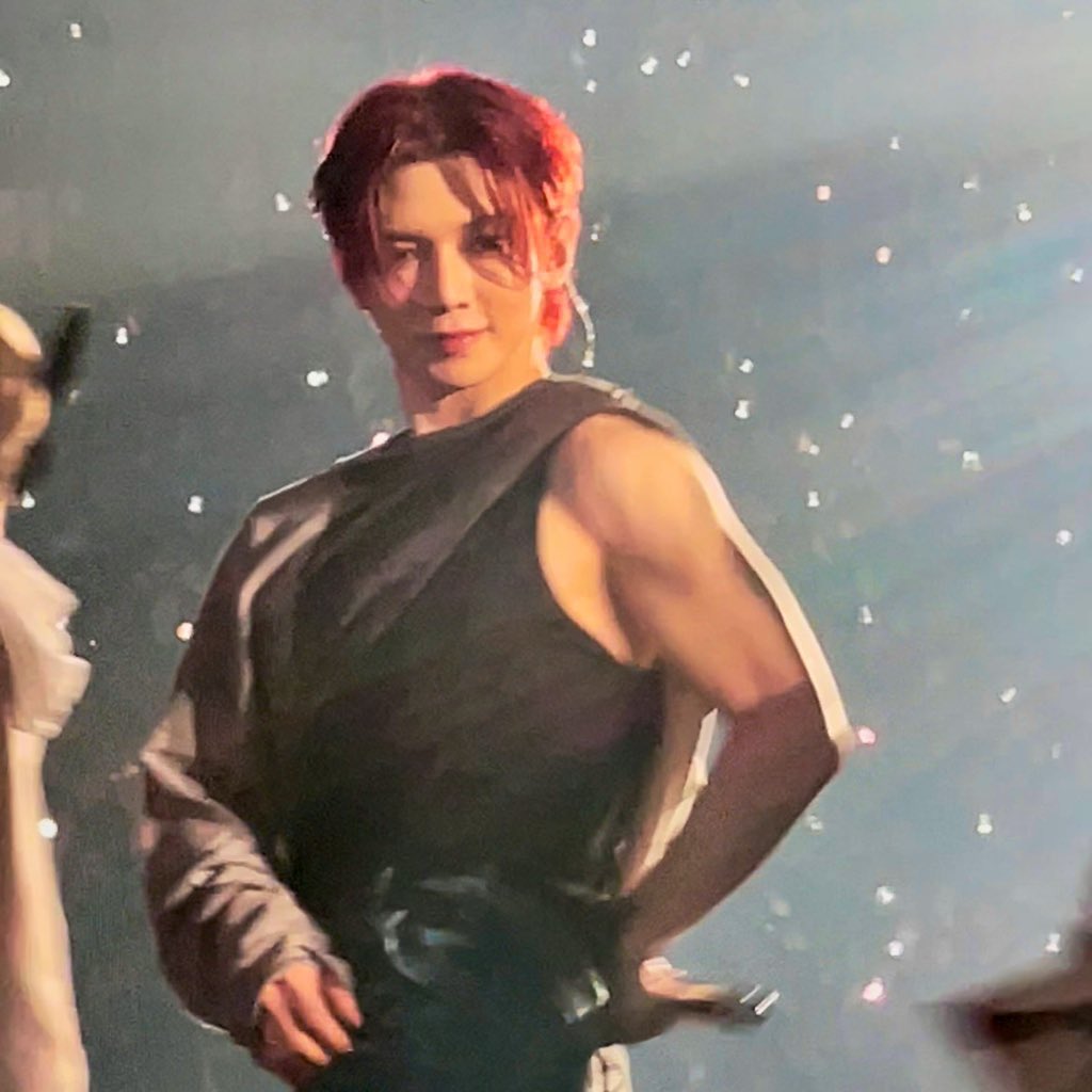 SH_04_03love's tweet photo. 근육흰둥이 발견

#에이티즈 #ATEEZ #여상 #YEOSANG https://t.co/d14TxqD18j