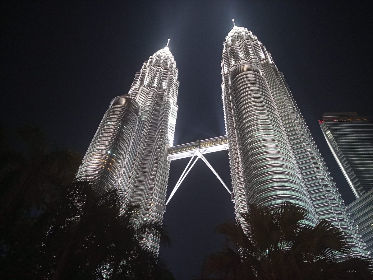 🛬 XenoTrack Lands in Malaysia!
XenomatiX deploys another data collection vehicle equipped with #XenoTrack across continents—ready to measure and analyze pavement quality in Malaysia.
A huge thank you to our partners at AHN Vertex
#PavementInspection #6DRoadScanning