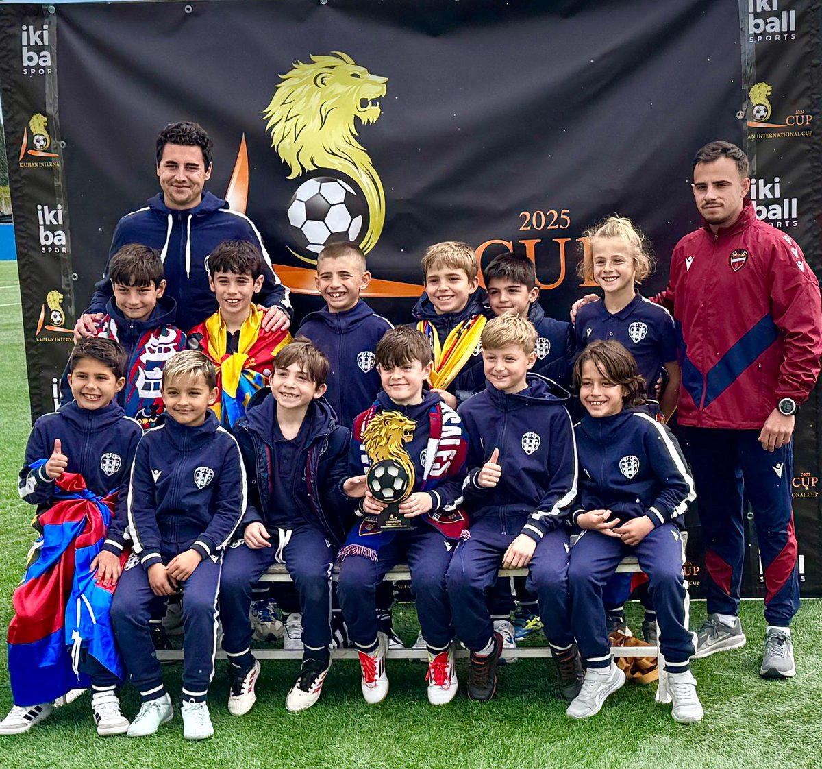 🥇🏆 ¡El Benjamín B, Campeón de la Kaihan Cup!
✅🆚️Castellón (7-0, N.Navarro, D.Cejalvo, Furio x2, Mario x2, Juli)
✅🆚️Alboraya (0-3, Juli, Mario x2)
✅🆚️ Inter Xàtiva (3-0, Patiño, Juli, Marc)
✅🆚️Sail Academy (7-0, N.Navarro, D.Cejalvo, Juli, Mario, Ausias, D. Furio x2)