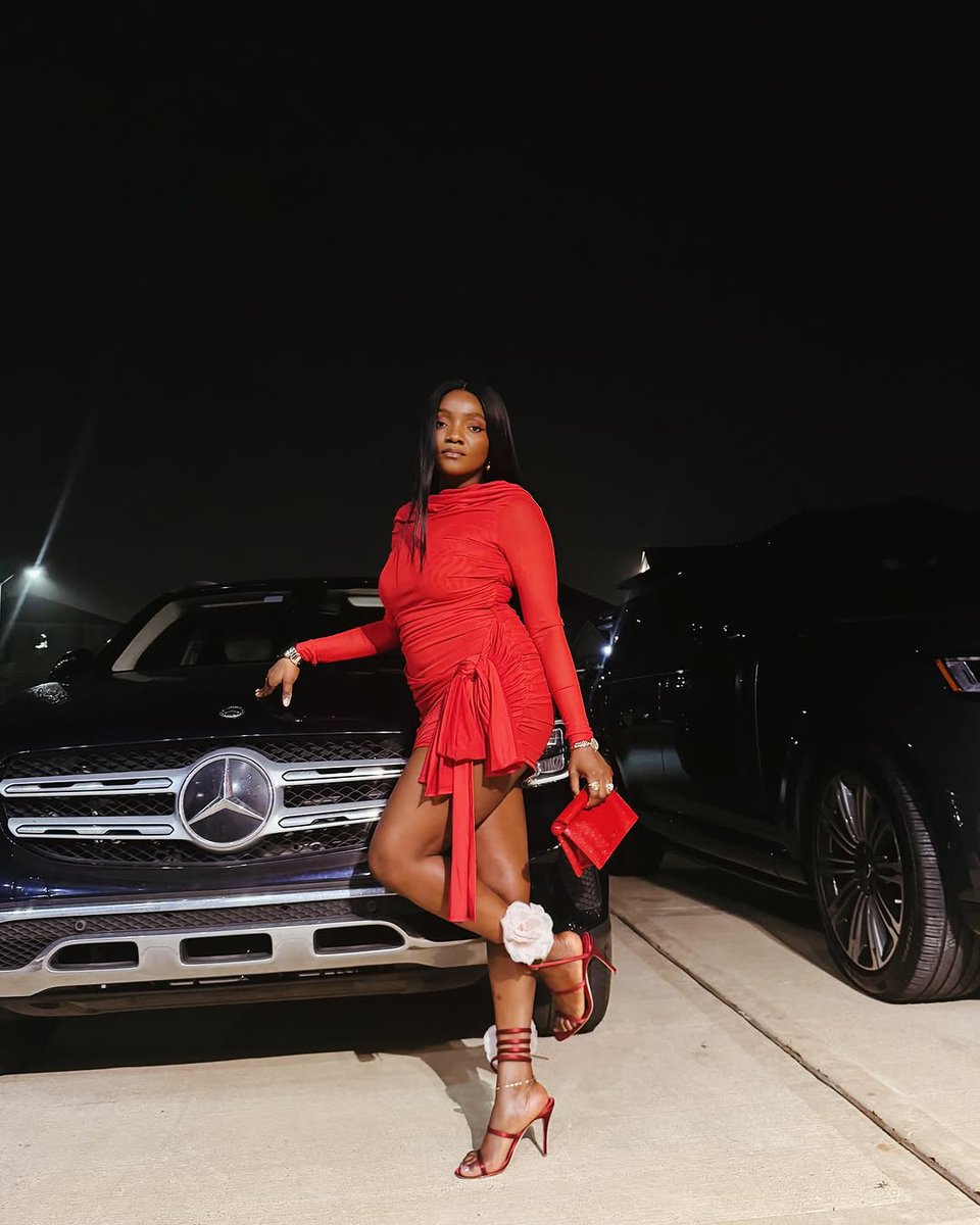 empfricradio's tweet photo. Follow @empfricradio for more
#celeb #styleandfashion #womeninred #empfricradiolive #fyp #trending https://t.co/P7tbBWCKDp