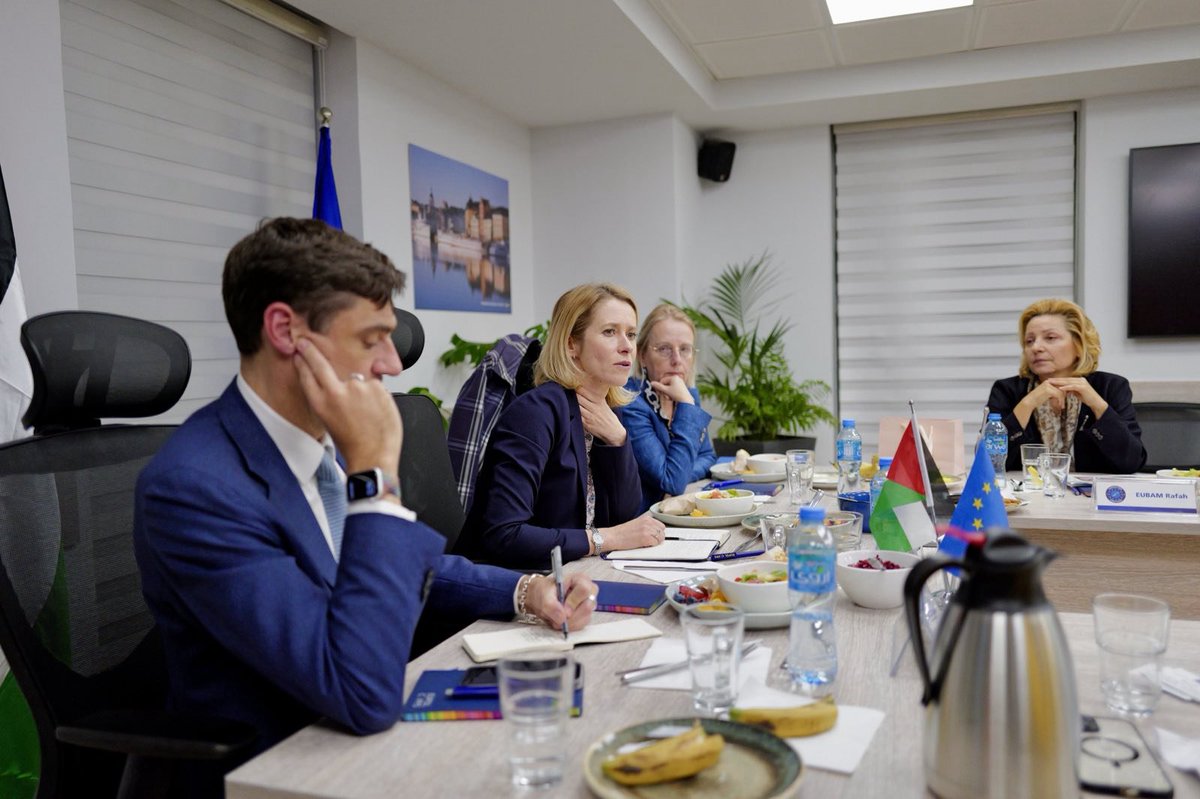 Eupolcopps's tweet photo. On the margins of visit to Middle East @kajakallas was with @EUPOLCOPPS. Joint meeting held with @EUPOLCOPPSHoM &amp; EUBAM RAFAH @ApostolovaEU who briefed HR/VP on Missions mandate implementation despite a deteriorating security situation in the region. https://t.co/ek1786SpYr