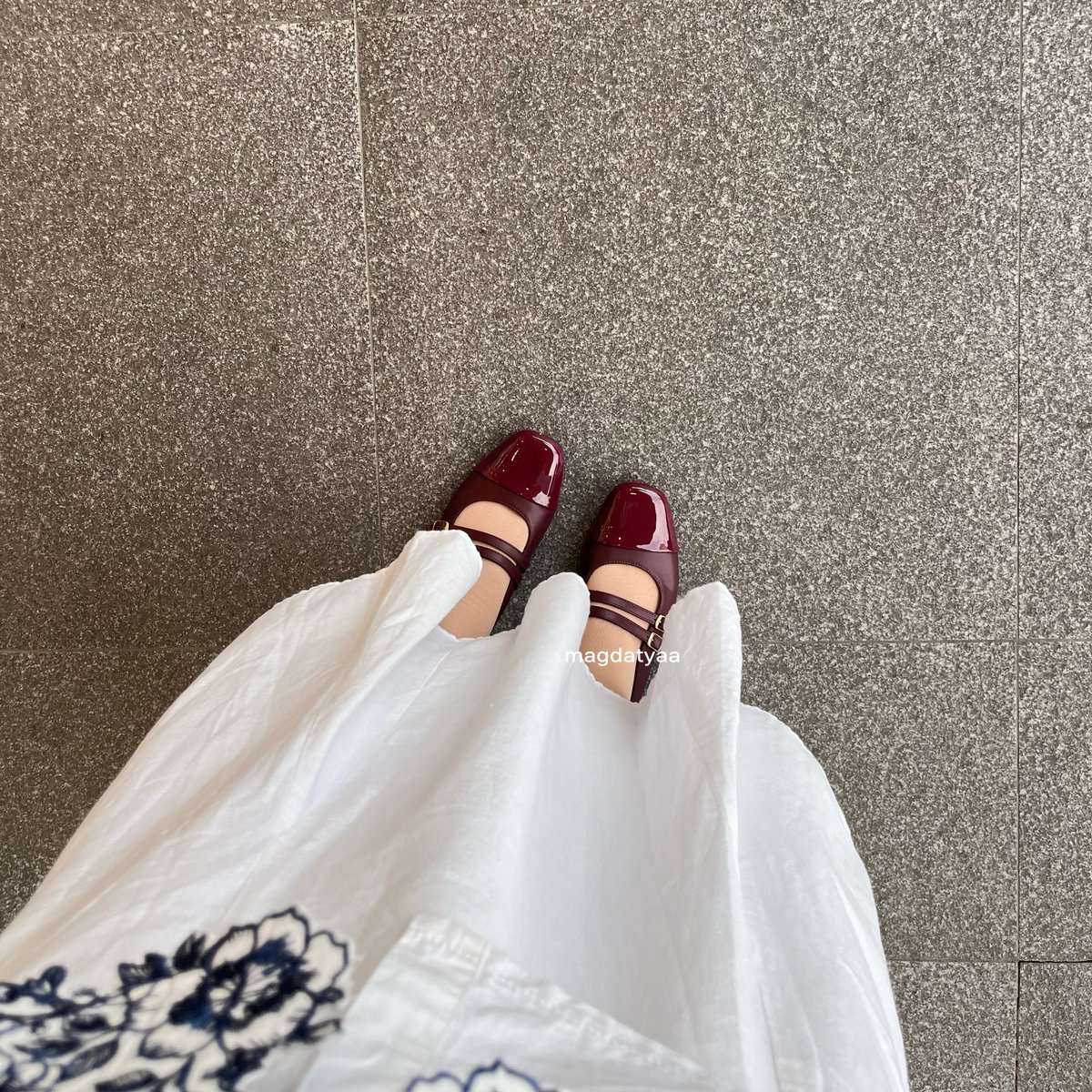 idmagdalenac's tweet photo. 🎀 patricia mules

📎 https://t.co/XIRoEu2MJd
(Patricia maroon)

Pecinta maroon wajib punya sandal ini sih😭🫵🏻 bener2 empuk & nyaman bgttt! Materialnya super Hi - Grade Leather, ringann, gabikin kaki lecet! Solnya anti slip.

Strapnya juga bisa di adjust. ukurannya mulai dari 35-41! WAJIB UPSIZE YA🫶🏻
