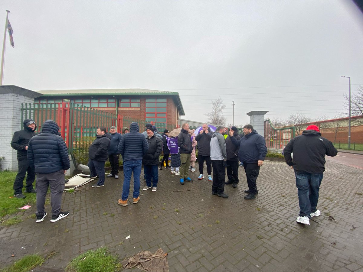 A wet one today on the <a href="/LivvHousing/">Livv Housing Group</a> picket line in Kirkby

We urge Livv Housing back to the negotiating table to get a deal done and put this long running dispute to an end. They can more than afford to settle.