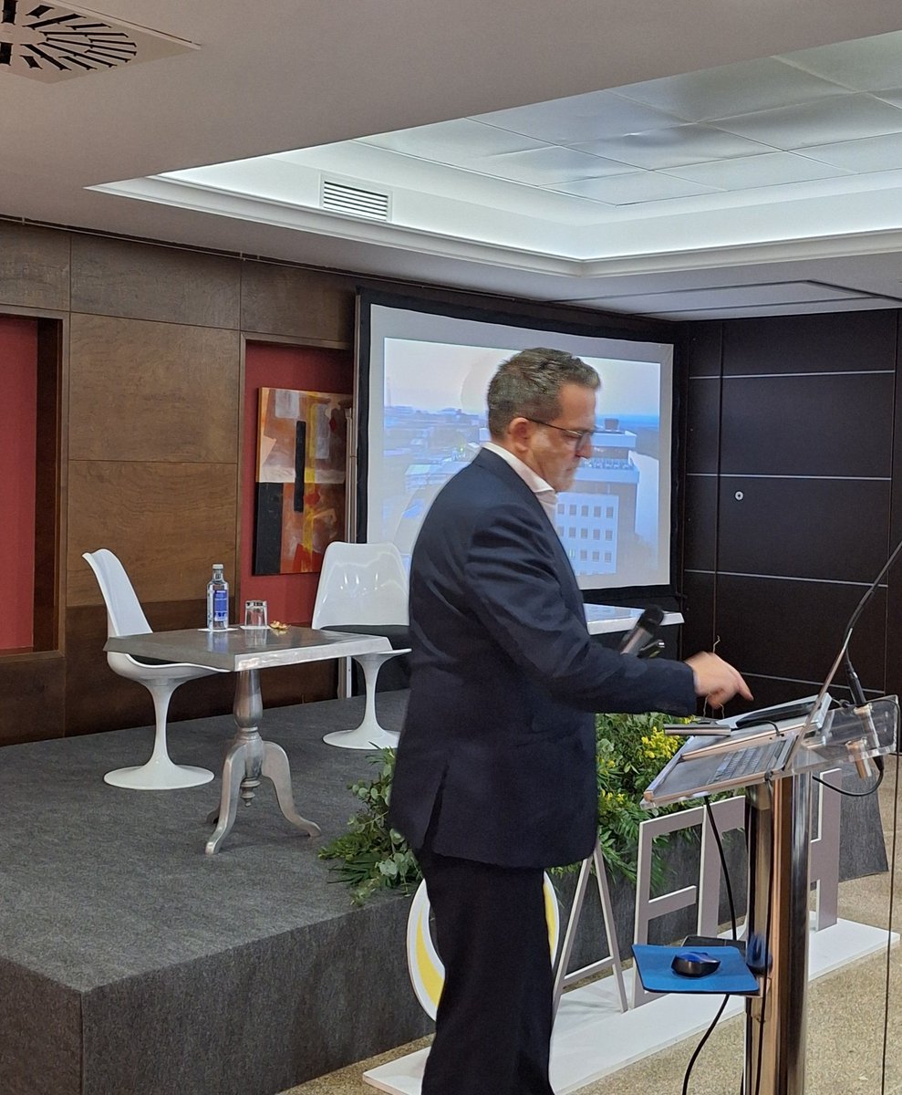 Directores de Hotel #TurismoSomosTodos #50AEDH (@comunidad_aedh) on Twitter photo 😎 "Cuando haces cosas, pasan cosas", es el título de la charla de Javier
Jiménez <a href="/internetyturism/">Javier Jiménez</a>, CEO de #FORST Escuela de Negocios Turísticos. También hoy dentro de estas #ExperienciasAEDH en el <a href="/GSanxenxo/">Gran Talaso Sanxenxo</a>. #Hoteles #EventosHoteles 😎 "Cuando haces cosas, pasan cosas", es el título de la charla de Javier
Jiménez <a href="/internetyturism/">Javier Jiménez</a>, CEO de #FORST Escuela de Negocios Turísticos. También hoy dentro de estas #ExperienciasAEDH en el <a href="/GSanxenxo/">Gran Talaso Sanxenxo</a>. #Hoteles #EventosHoteles