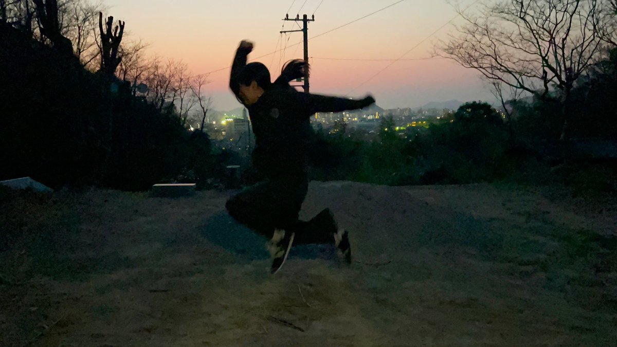 gekidan_uz's tweet photo. 【新入団員のお知らせ】
当劇団俳優部に汐見玲香（しおみ・れいか）さんが入団しました。これまで客演として重要な役所を見事に演じてきましたが、現在稽古中の第6回公演「牧神の星」（５月）でも非常に難解な役に挑戦しています。ますます層の厚くなった劇団UZと汐見さんをよろしくお願いいたします！ https://t.co/UkOxsL9KKh