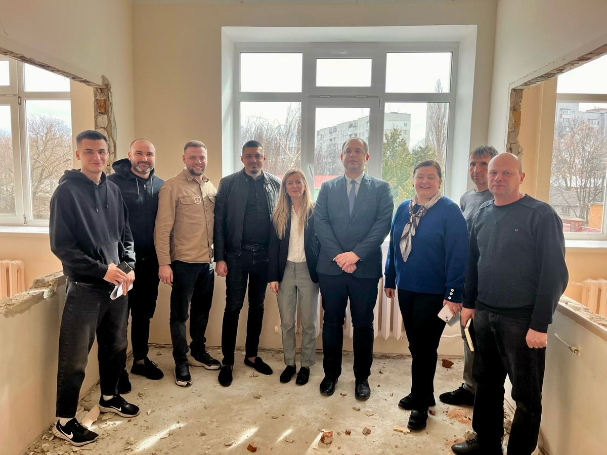 UznemejiMieram's tweet image. Uzsākam darbus jaundzimušo operāciju bloka izbūvei! 🏥 🇺🇦 
Jau vasaras beigās būs radīti piemēroti apstākļi jaundzimušo mazuļu operāciju vajadzībām👶🧑‍⚕️
Projektu finansē Latvija🇱🇻, īstenojam kopā ar @Arlietas un @CFLA_gov_lv  
#LATDEV #AtbalstuUkrainu #attistibassadarbiba