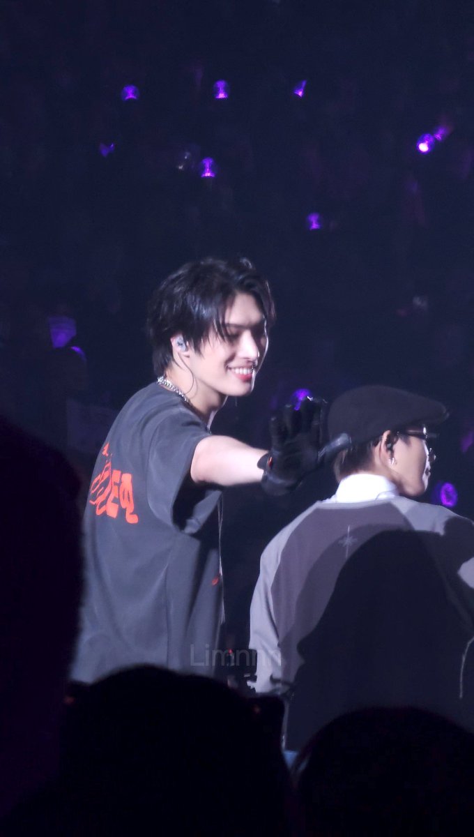 Limnnn0's tweet photo. 250323 Finale in Seoul D2
민기 오빠 왜 이렇게 멋있죠? ...

#ATEEZ #MINGI #에이티즈 #민기 https://t.co/2CKeRPnTnP