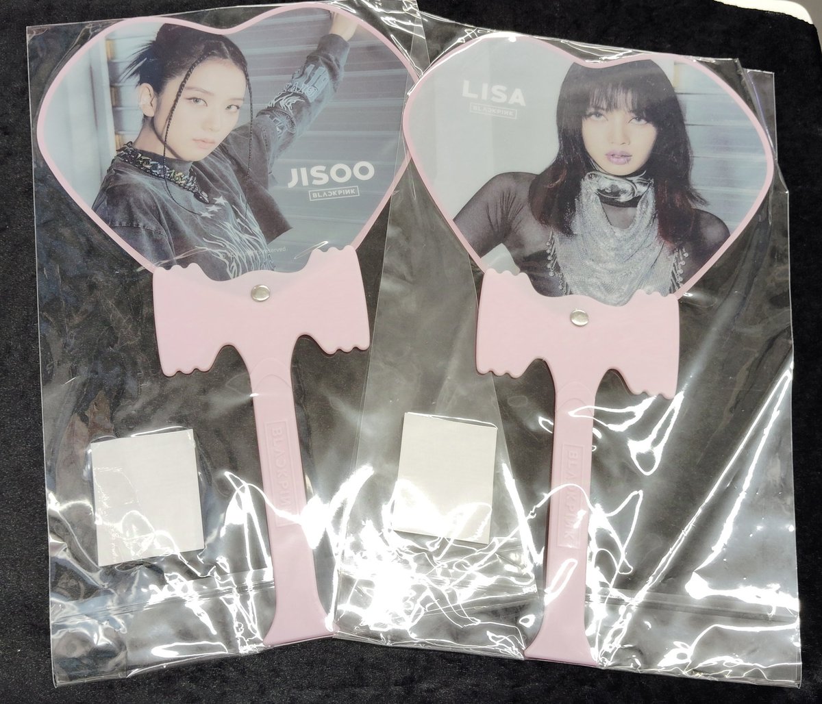 入荷情報】#BLACKPINK 🖤🩷 うちわ入荷致しました~🐱💜 現在商品化中